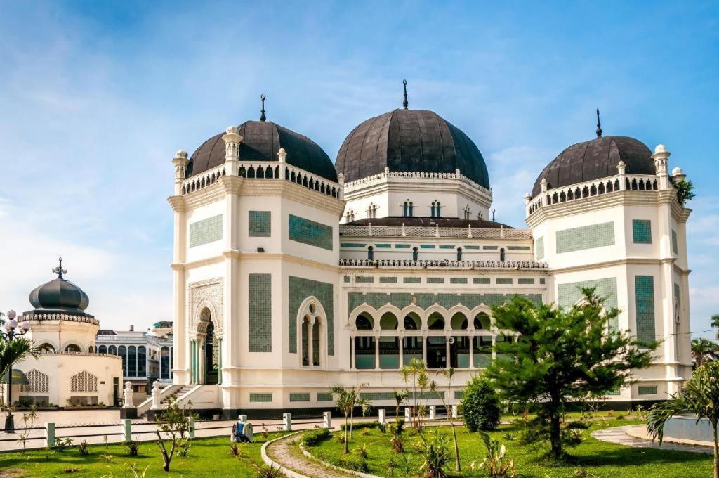 The Sulthan Darussalam Medan Esterno foto